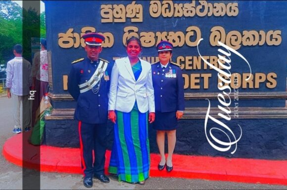 ලංකාවේ පළමු වතාවට, එකම පාසලකින් බාලක/බාලිකා ශිෂ්‍යභට ඛණ්ඩ දෙකක්